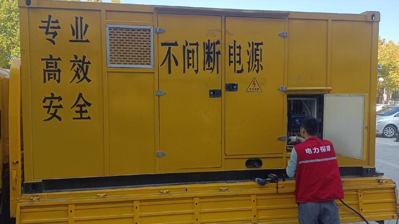 番禺柴油发电机组和UPS电源配合使用时，如何避免切换过程中的电力中断？